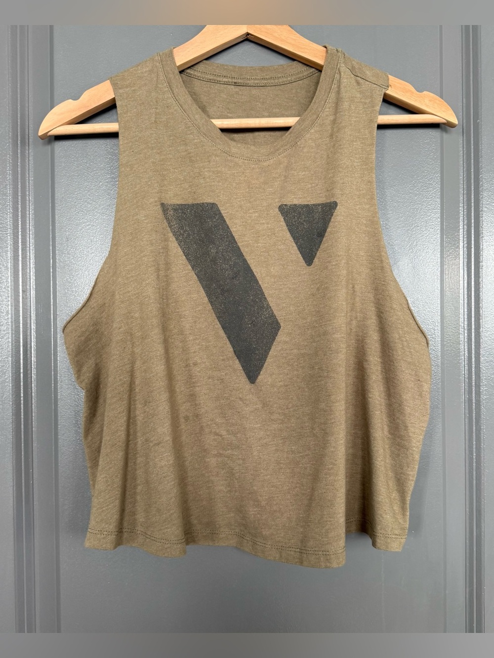 Women’s Vuori V1 Olive Heather Mod Cutout Racerback Tank Top Size Medium